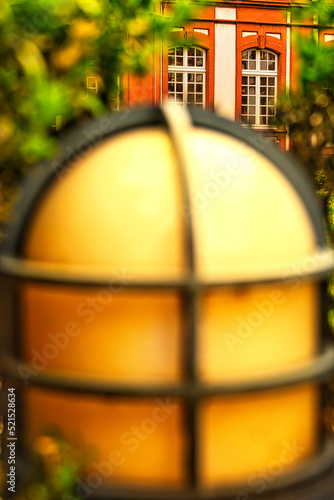 Eine Lampe, Licht im Park in Köln, Deutschland 