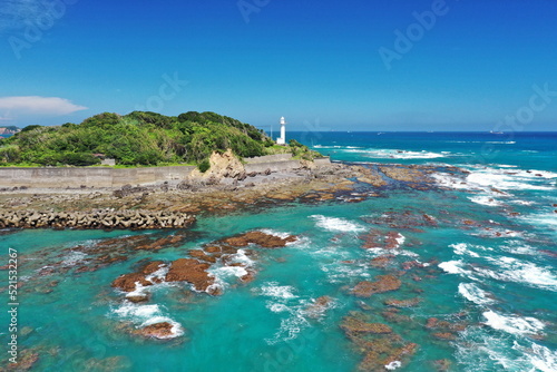 麦崎灯台と透き通る海