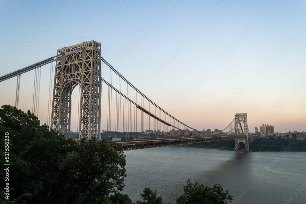 Fototapeta premium George Washington Bridge from Fort Lee, NJ at Sunset