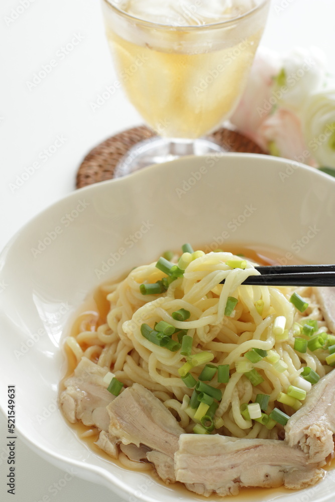 Japanase summer food, steamed chicken and Konjac noodles with spring onion 