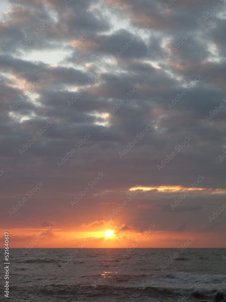 日本海に沈む夕日