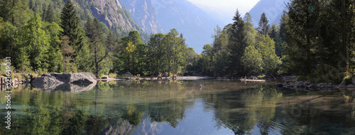 lago della val di mello in italia, mello valley lake in italy