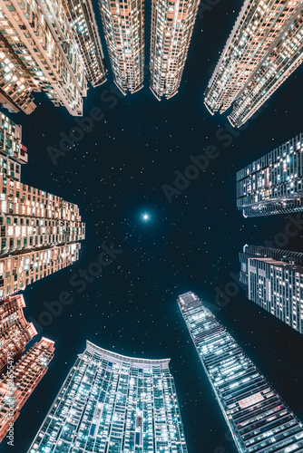 city at night © Vicky