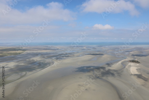 Vue a  rienne de la baie du Mont-Saint-Michel  France