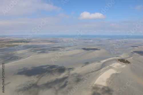 Vue a  rienne de la baie du Mont-Saint-Michel  France