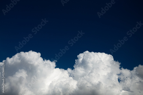 白い雲と青空のアブストラクトイメージ 背景 クラウドスケープ
