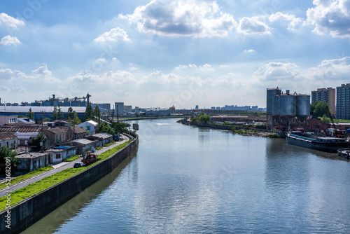 Wallpaper Mural view of the river thames Torontodigital.ca