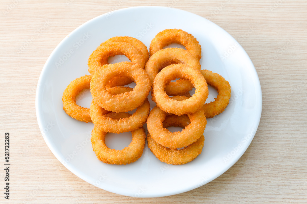 Onion rings Takeaway onion rings with mayonnaise and ketchup. Sogan halkasi Onion rings Takeaway onion rings with mayonnaise and ketchup. Sogan halkasi
