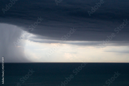 Wallpaper Mural Tormenta en el mar Torontodigital.ca