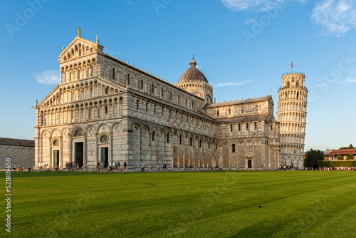 Fototapeta the world famous Piazza dei Miracoli in Pisa