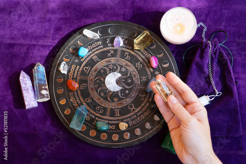 Valokuva Top view of astrologer hands
