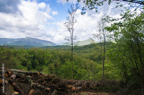 Il panorama sulla Garfagnana dalla Via del Volto Santo, cammino che parte da Pontremoli e arriva a Lucca