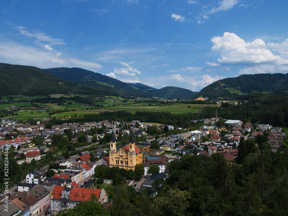 Breve visita a Brunico, piccola città del Trentino Alto Adige Breve visita a Brunico, piccola città del Trentino Alto Adige