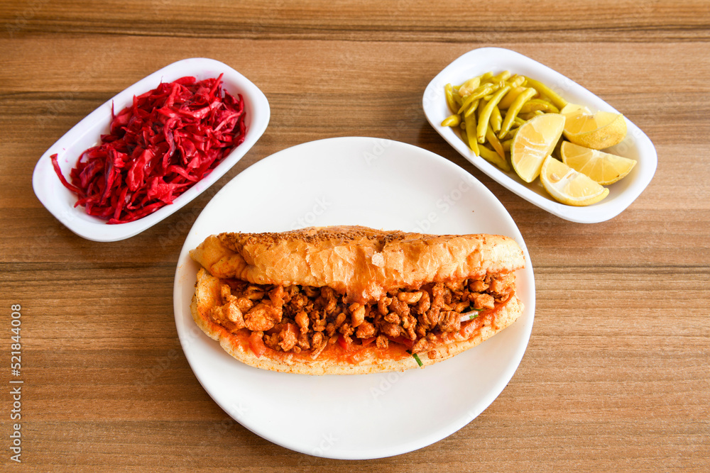 Delicious turkish kebab tantuni . Et, tavuk Mersin tantuni durum. Ekmek arasi tantuni. Delicious turkish kebab tantuni . Et, tavuk Mersin tantuni durum. Ekmek arasi tantuni.
