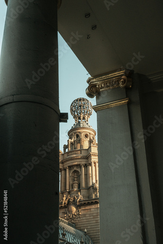 Building sculpture