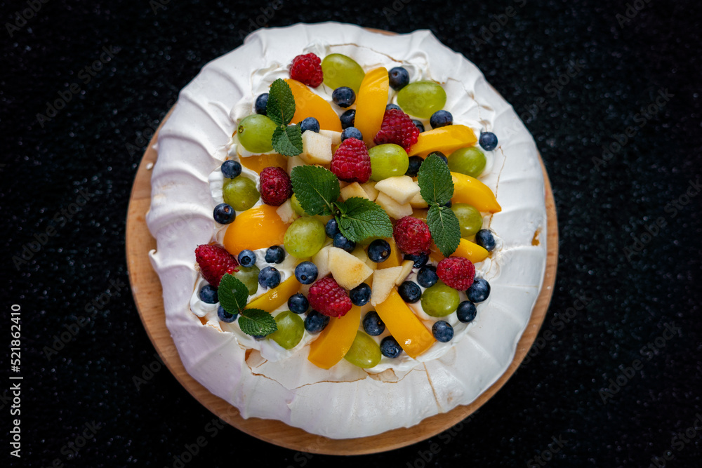 Beza Pavlova. Pavlova's meringue.
