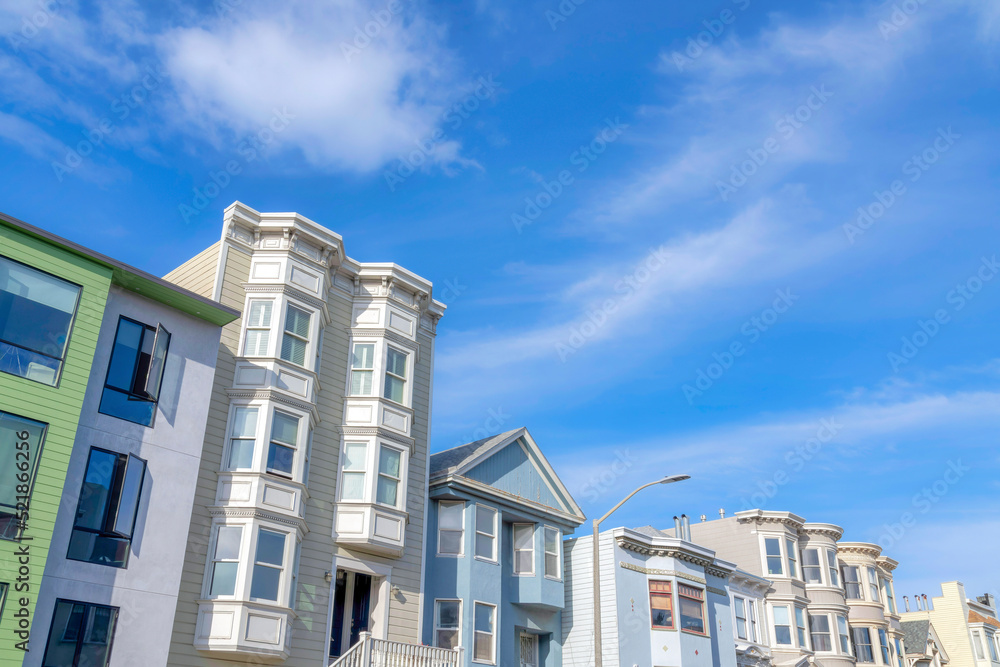 Fototapeta premium Suburban neighborhood in San Francisco, California with townhomes