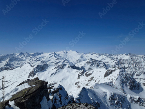 Stubacher Sonnblick mountain  alpine ski tour  Tyrol  Austria