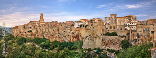 Canvas Print Pitigliano, Grosseto, Tuscany, Italy: landscape at dawn of the picturesque medie