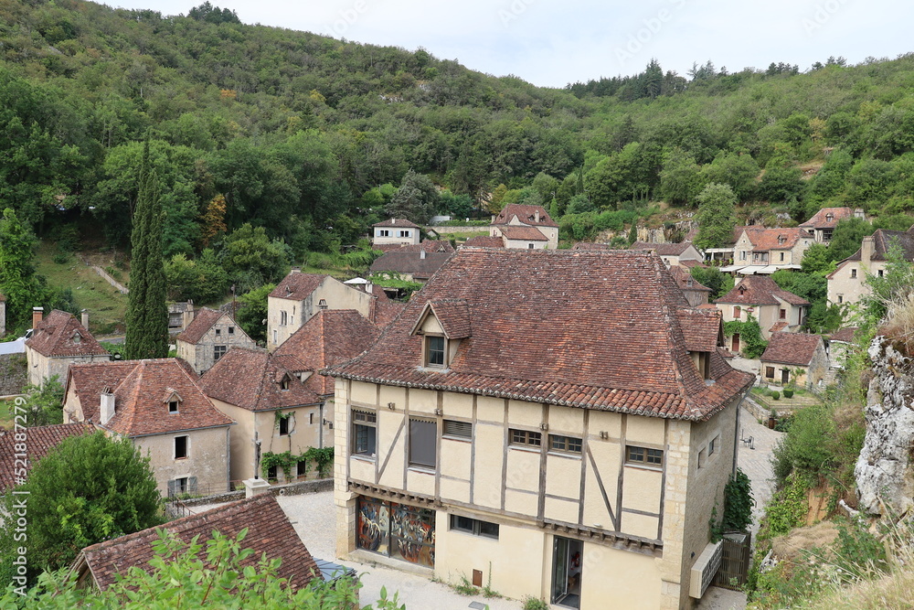 Vue d'ensemble du village, village de Saint Cirq Lapopie, département du Lot, France