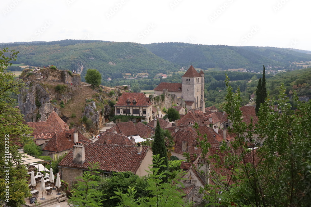 Vue d'ensemble du village, village de Saint Cirq Lapopie, département du Lot, France