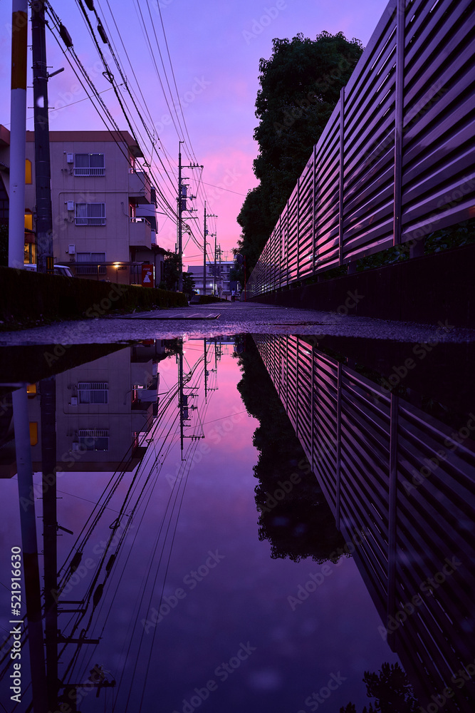 Obraz premium 水面に映るマジックアワー