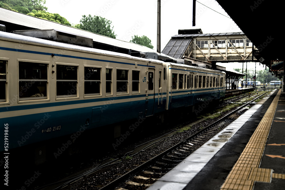 Fototapeta premium 徳島駅の汽車