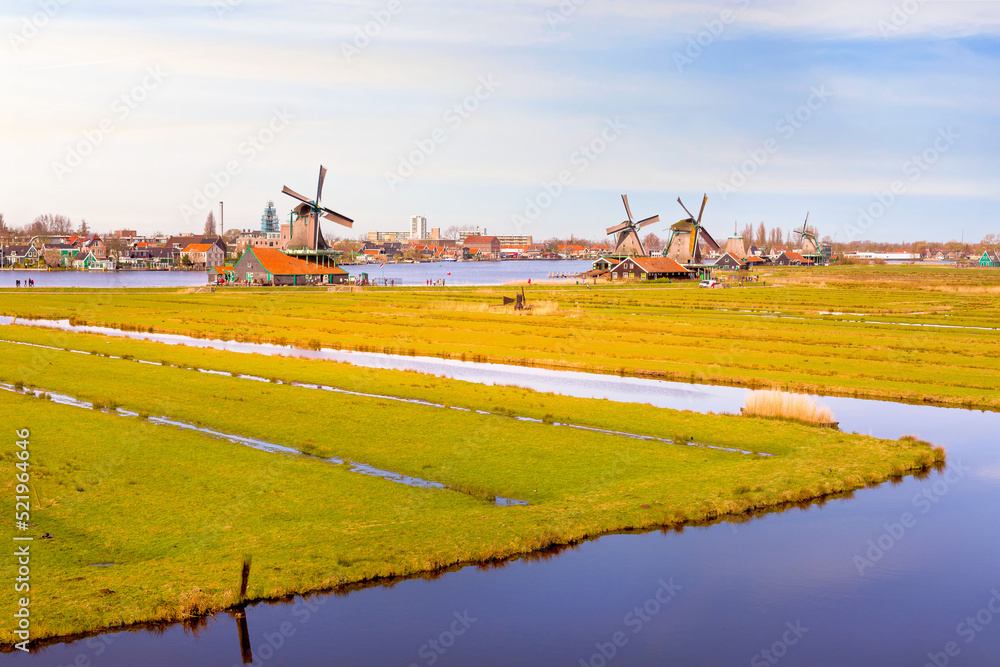 Fototapeta premium Zaanse Schans windmills, Netherlands