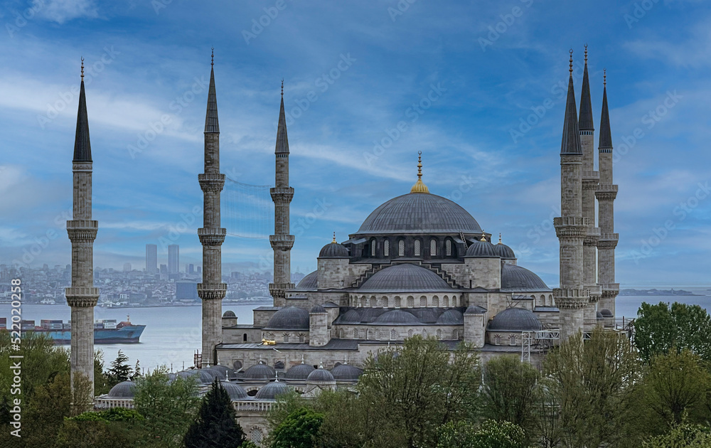 Obraz premium Istanbul, Turkey - April 29, 2022 - The Hagia Sophia Mosque.