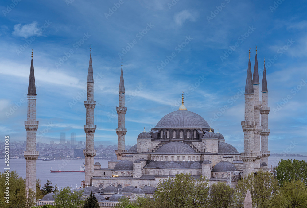 Obraz na płótnie Istanbul, Turkey - April 29, 2022 - The Hagia Sophia Mosque. w salonie