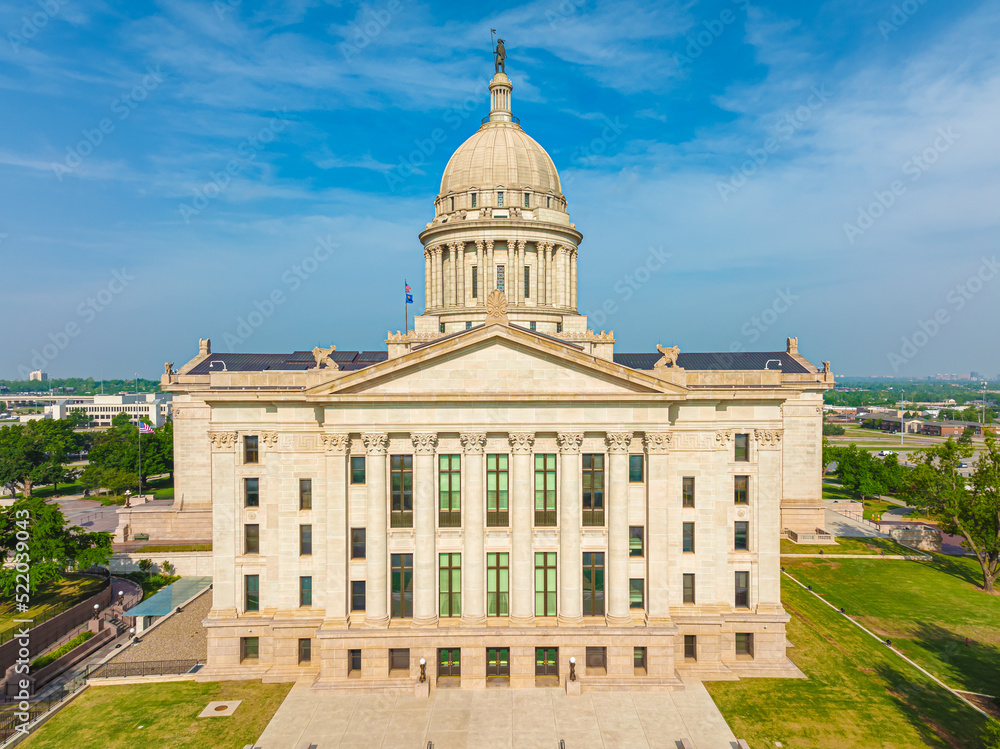 Obraz premium Aerial View of Oklahoma City Capitol Building