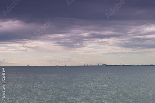 Fototapeta Naklejka Na Ścianę i Meble -  morze widok krajobraz bałtyk poranek niebo chmury