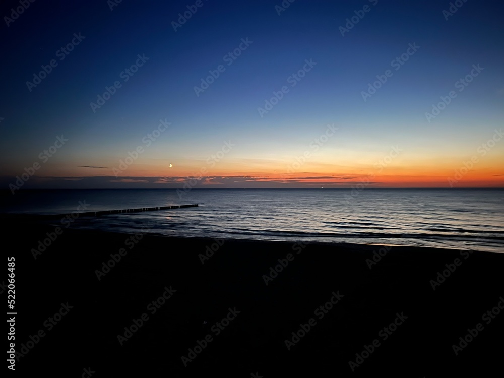 Obraz premium sunset on the beach