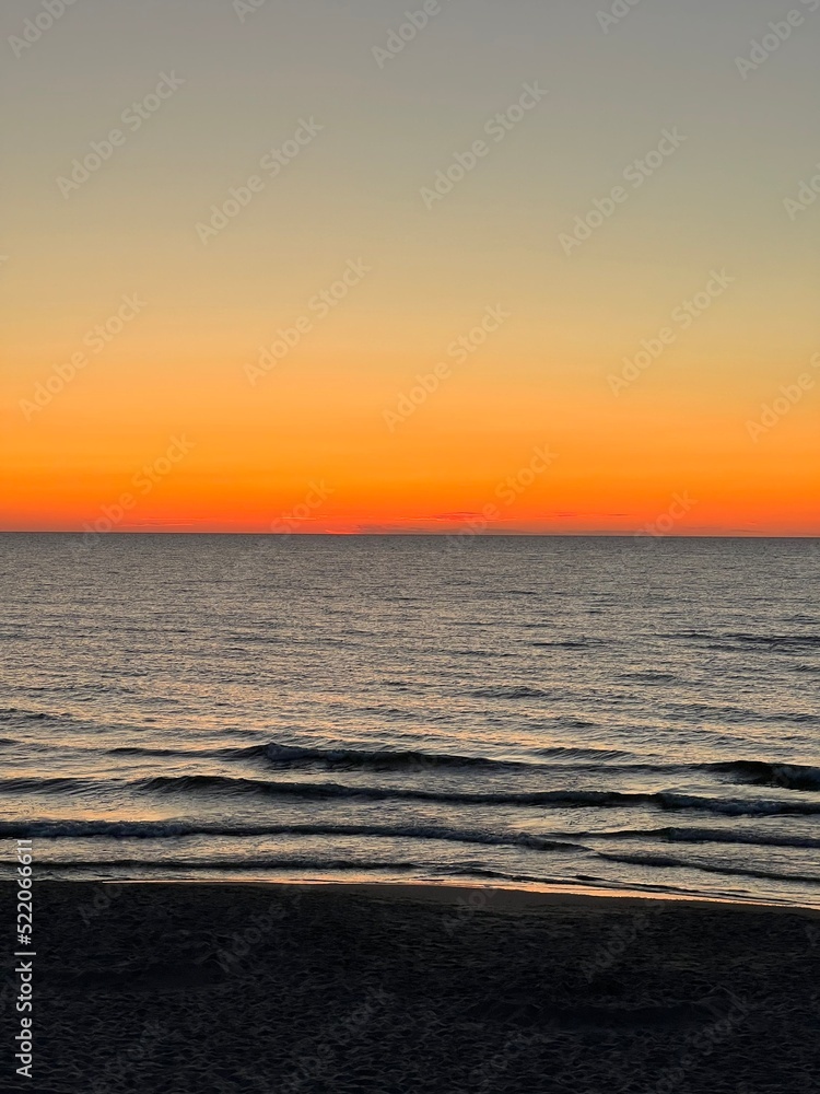 Obraz premium sunset over the sea
