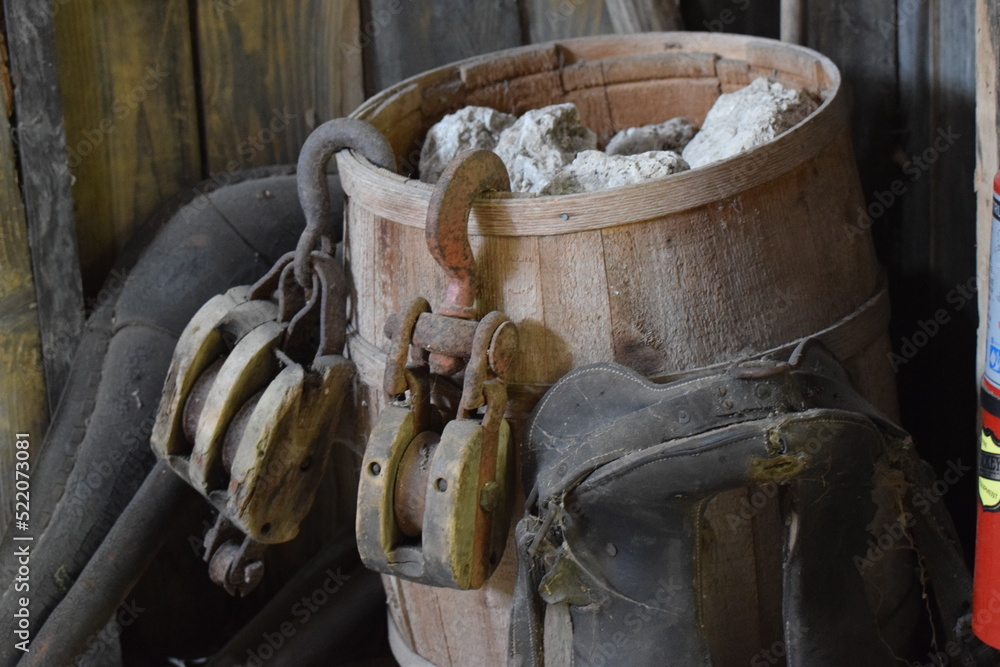 Hook pulley barrel
