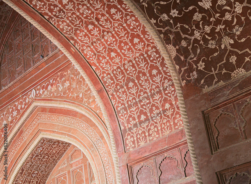 Internal area of ​​the Taj Mahal