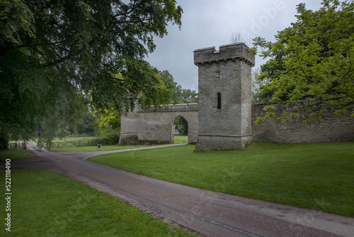 gate, wall, tower, entrance to croft castle, engeland, herefordshire, uk, geat brittain, 