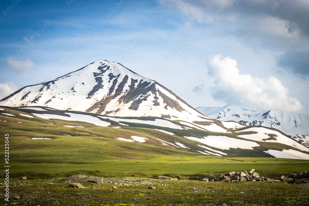 Fototapeta premium Alabel moutain pass, kyrgyzstan, high altitude, central asia, moutains, active, outdoors, hiking