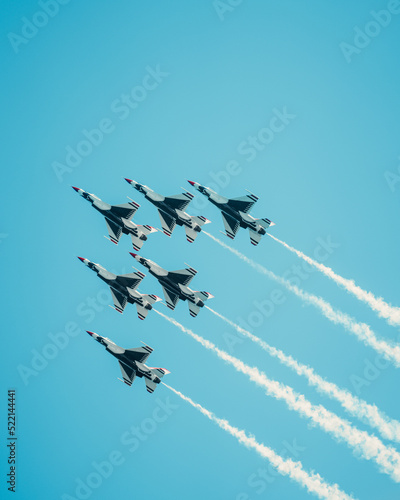 Obraz na płótnie Fighter jets in formation at the Fort Lauderdale Air and Sea Show