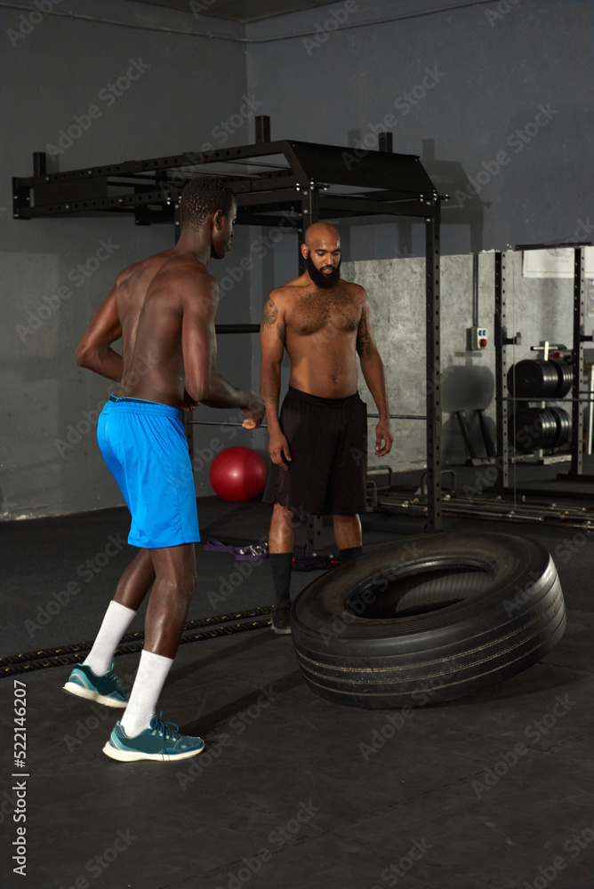 Friends Crossfit Workout In The Gym Friends Crossfit Workout In The Gym