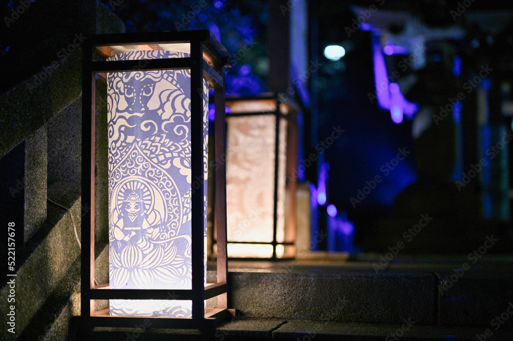 夏の灯籠と石段 Stock 写真 | Adobe Stock