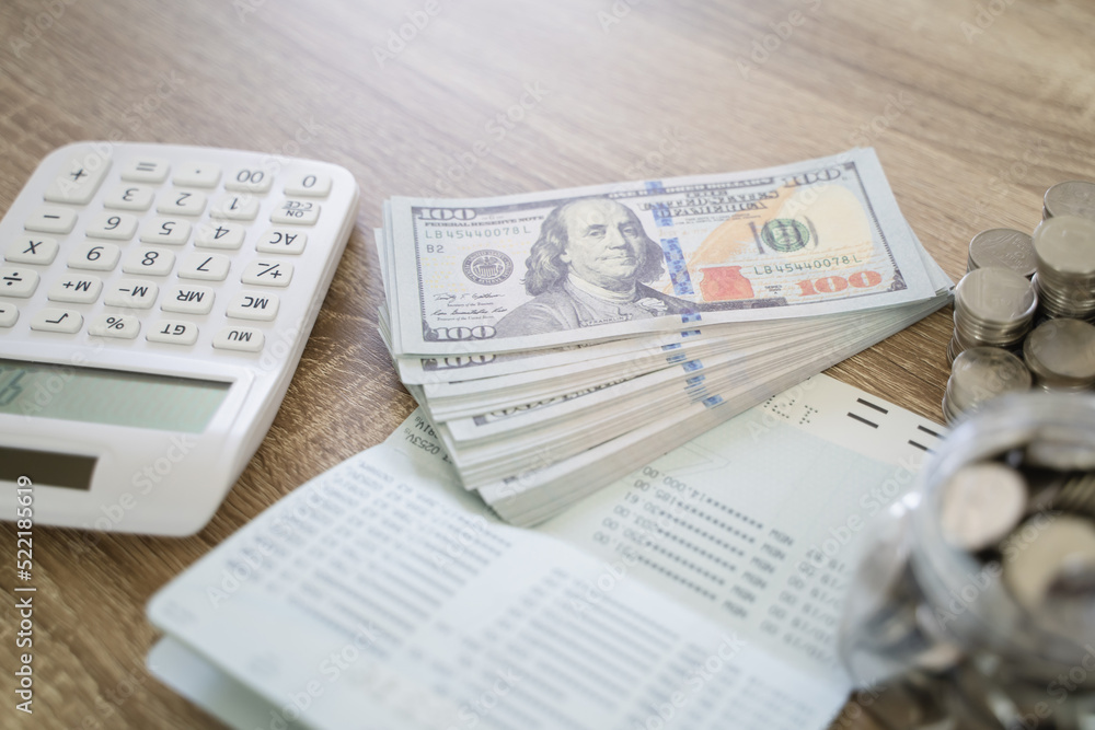 Obraz premium Close up of money stack coins and Dollar banknotes Saving money financial banking concept