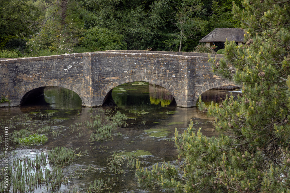 stone bridge, canal, bibury, cotswolds, cottage., engeland, gloucestershire, uk, verenigd koninkrijk