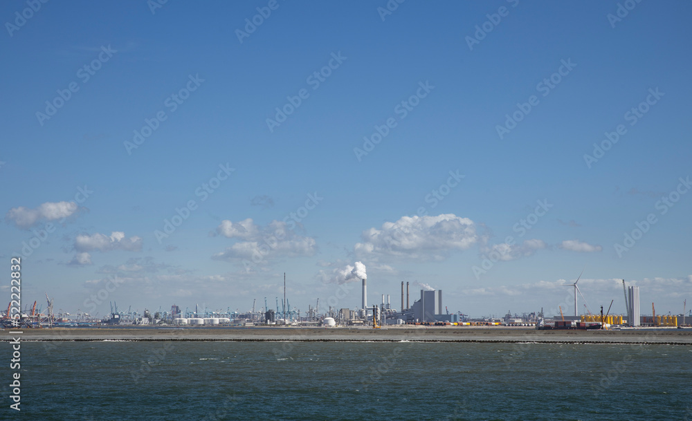 Maasvlakte. Rotterdam. Industry.  Pollution. Ferry Harwich Hoek van Holland. Transport. Boat. England . Great Brittain, UK.