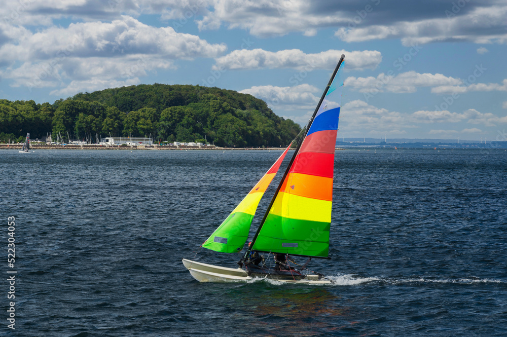 Fototapeta premium Auf dem Katamaran in der Ostsee