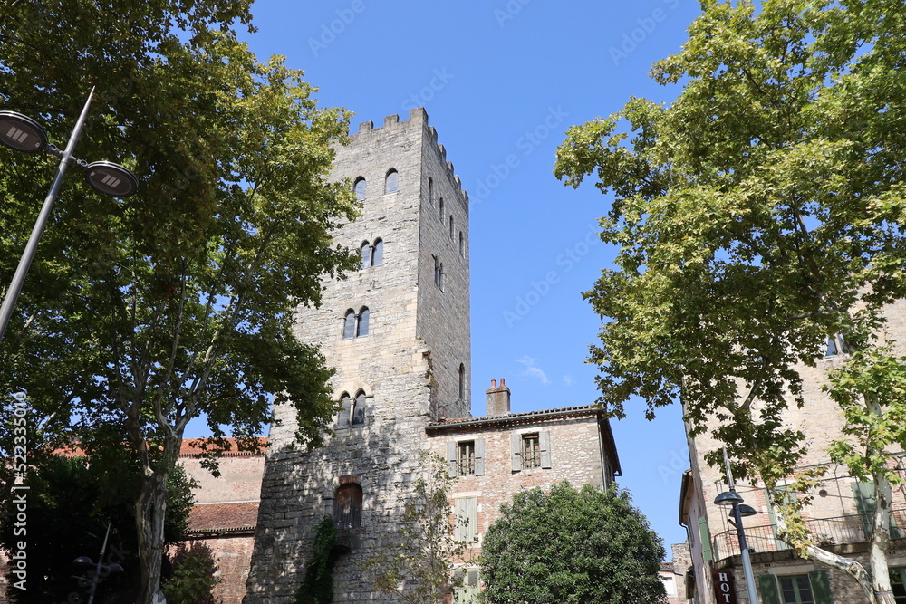 La tour Jean XXII, ou tour du palais Dueze, vue de l'extérieur, ville de Cahors, département du Lot, France