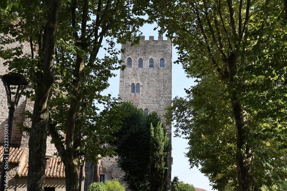 La tour Jean XXII, ou tour du palais Dueze, vue de l'extérieur, ville de Cahors, département du Lot, France La tour Jean XXII, ou tour du palais Dueze, vue de l'extérieur, ville de Cahors, département du Lot, France