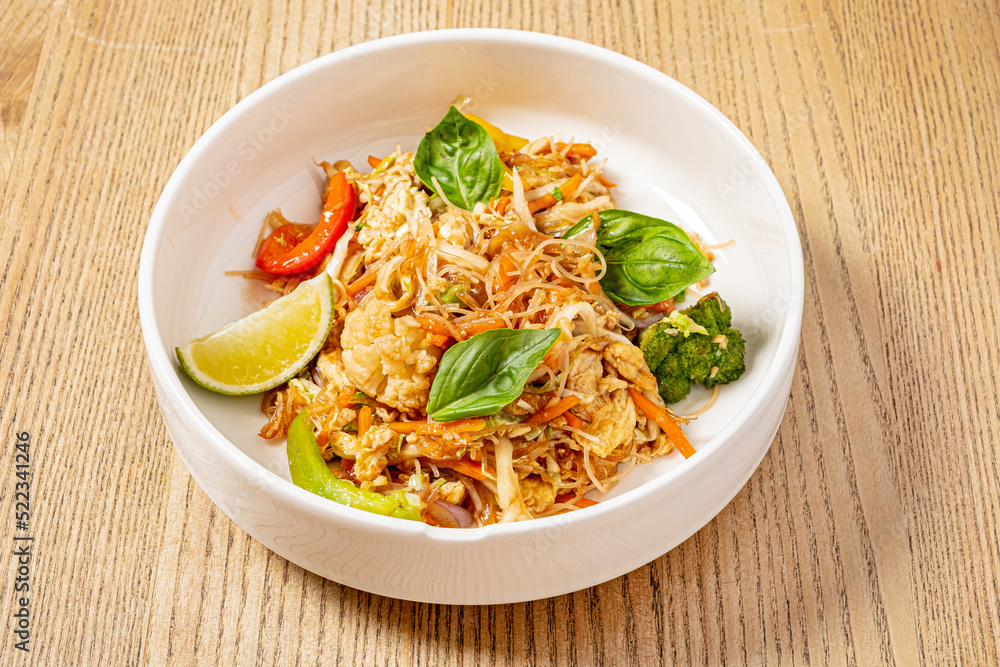 Pad thai noodles with chicken Pad thai noodles with chicken