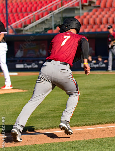 Fototapeta kuchenna baseball player running