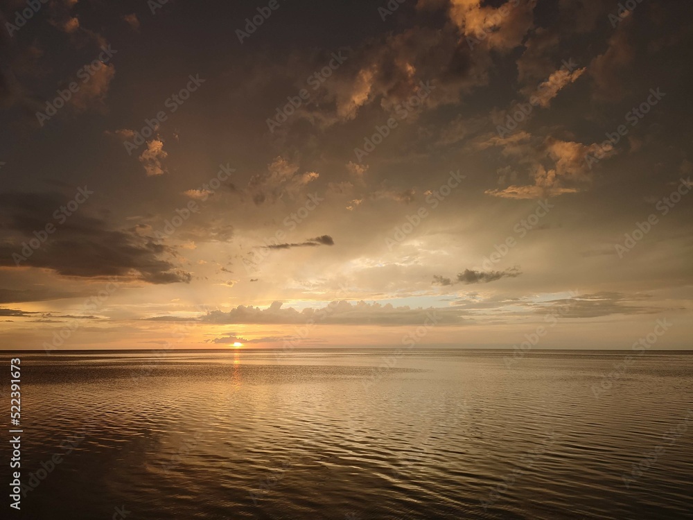 Fototapeta premium sunset over the sea
